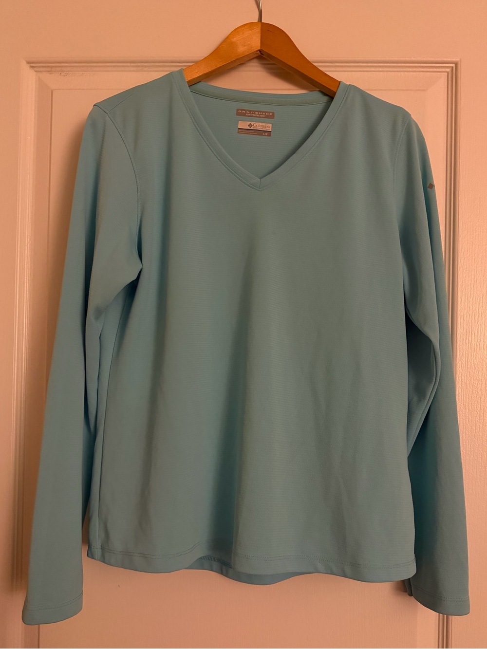 Columbia Women's Pale Blue V-Neck Long Sleeve Top